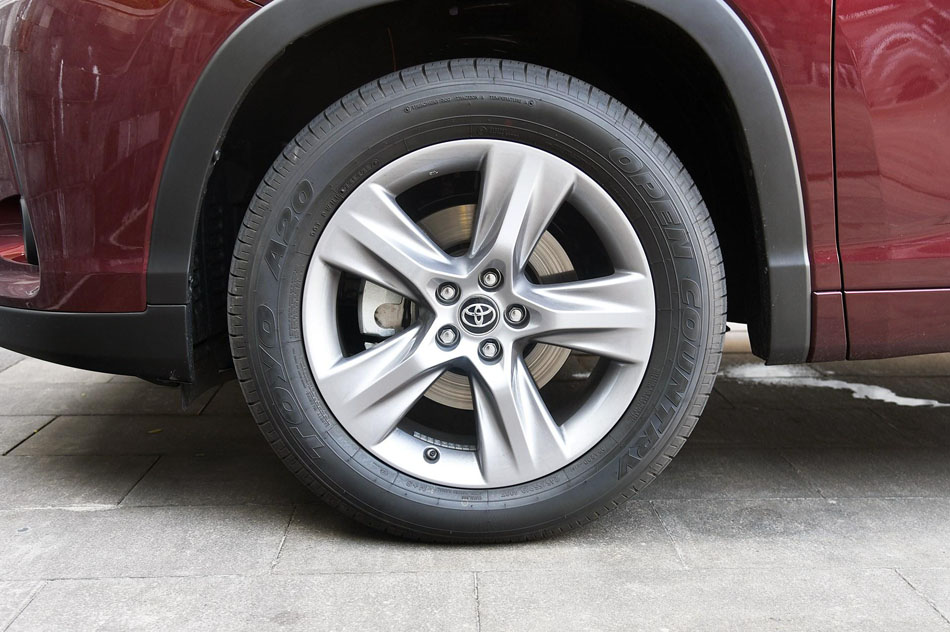 2018款 2.0T 四驱尊贵版 7座 细节