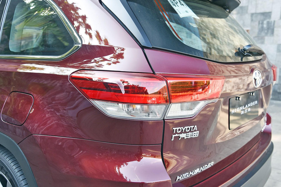 2018款 2.0T 四驱尊贵版 7座 细节