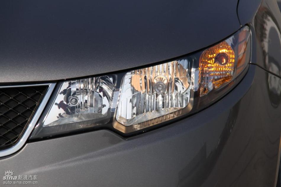 起亚福瑞迪海外静态体验