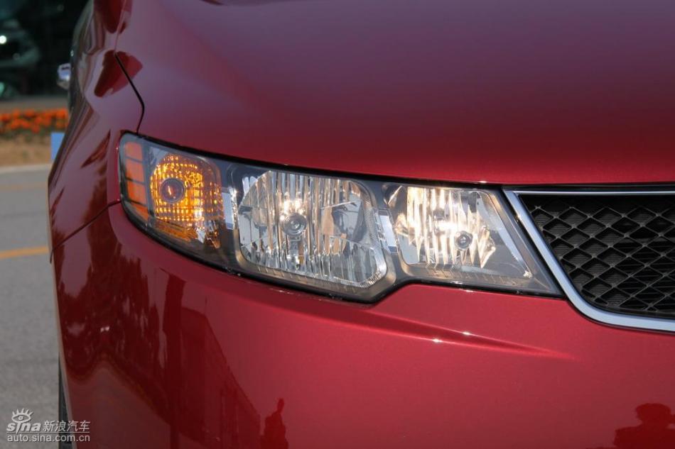 起亚福瑞迪海外静态体验