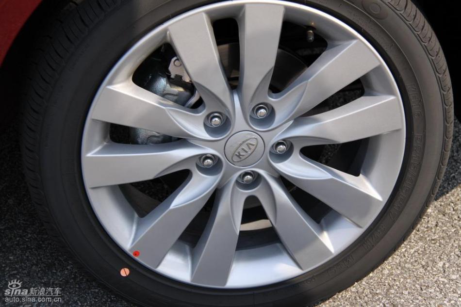 起亚福瑞迪海外静态体验