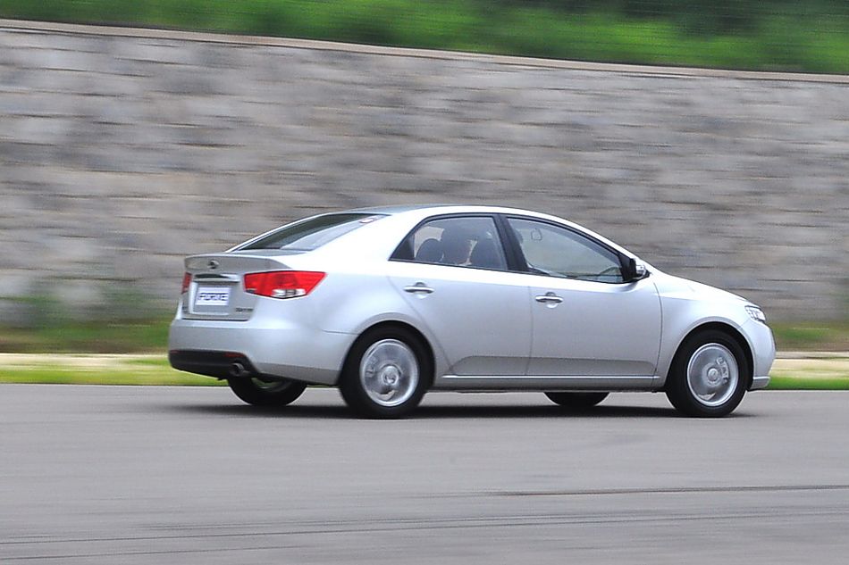 东风悦达起亚试车实拍图 动态