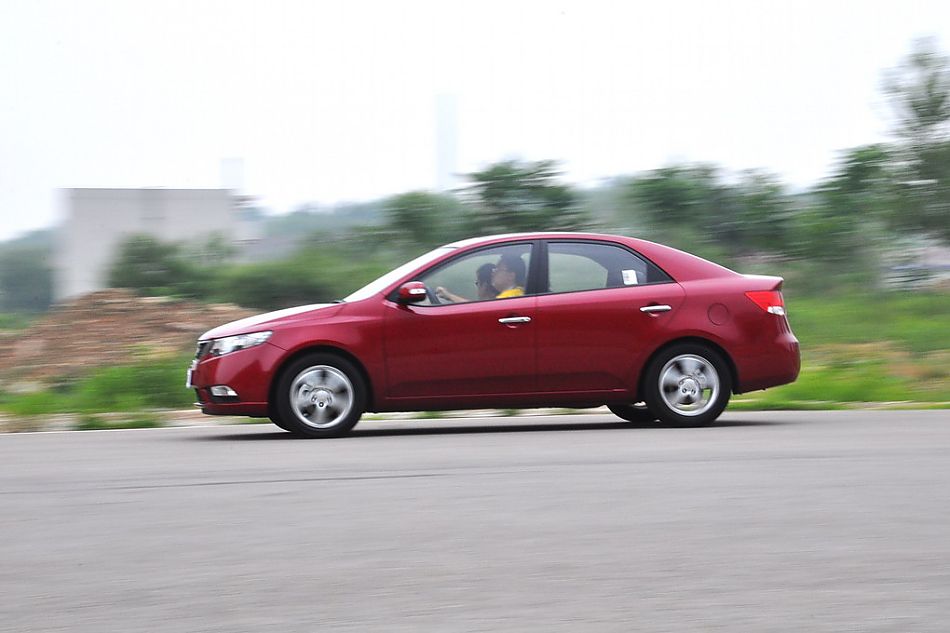 东风悦达起亚试车实拍图 动态