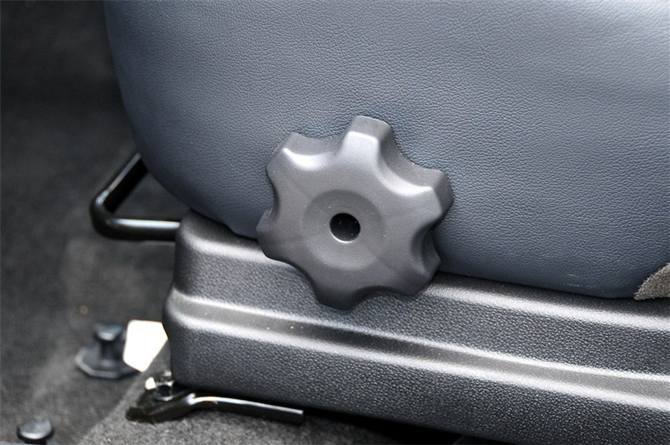 福瑞迪 2012款 1.6L AT Premium 纪念版 空间