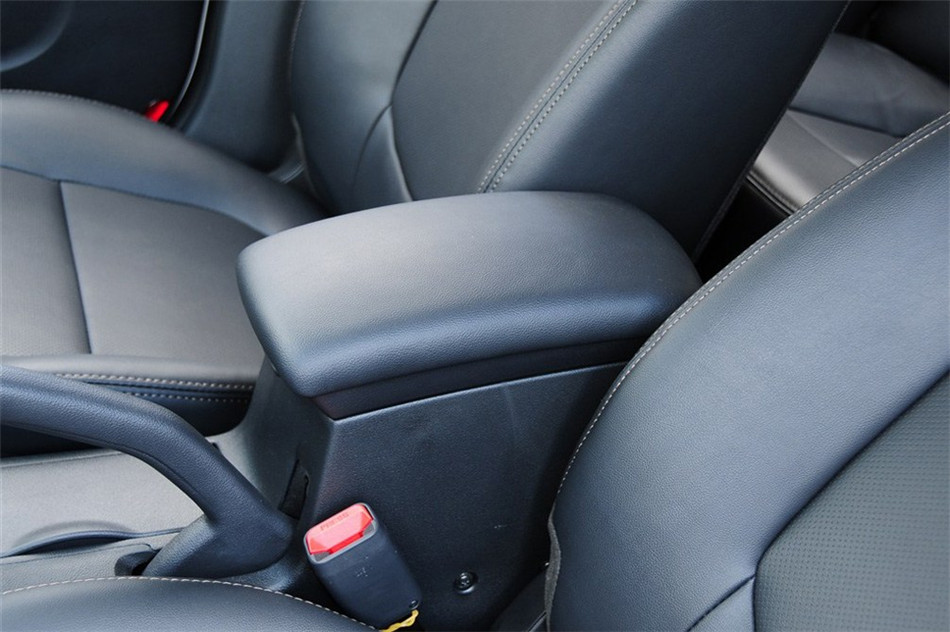 福瑞迪 2012款 1.6L AT Premium 纪念版 空间