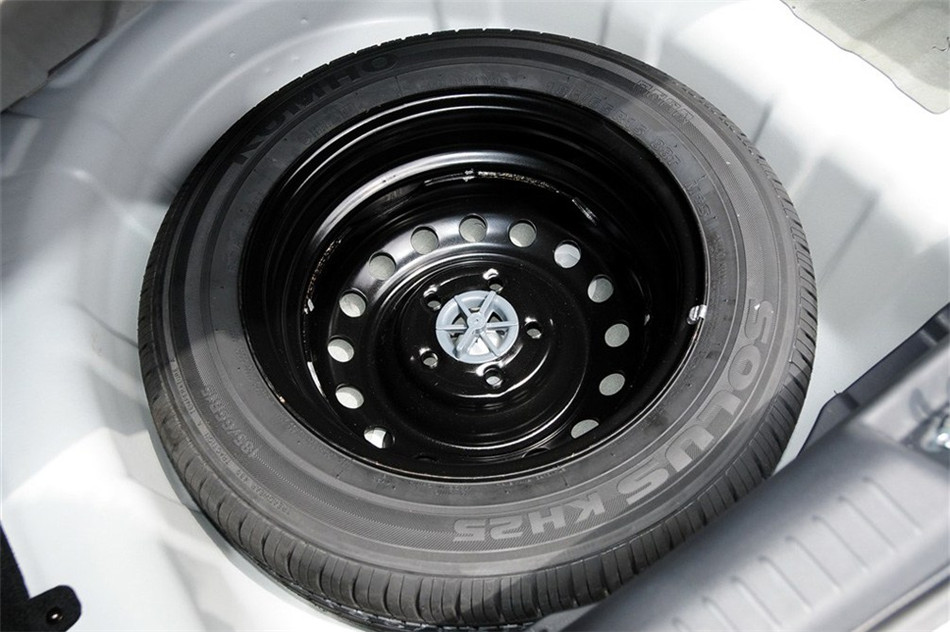 福瑞迪 2012款 1.6L AT Premium 纪念版 细节