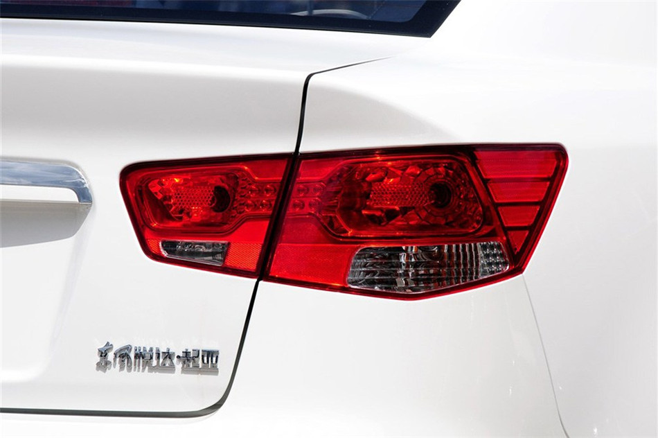 福瑞迪 2012款 1.6L AT Premium 纪念版 细节