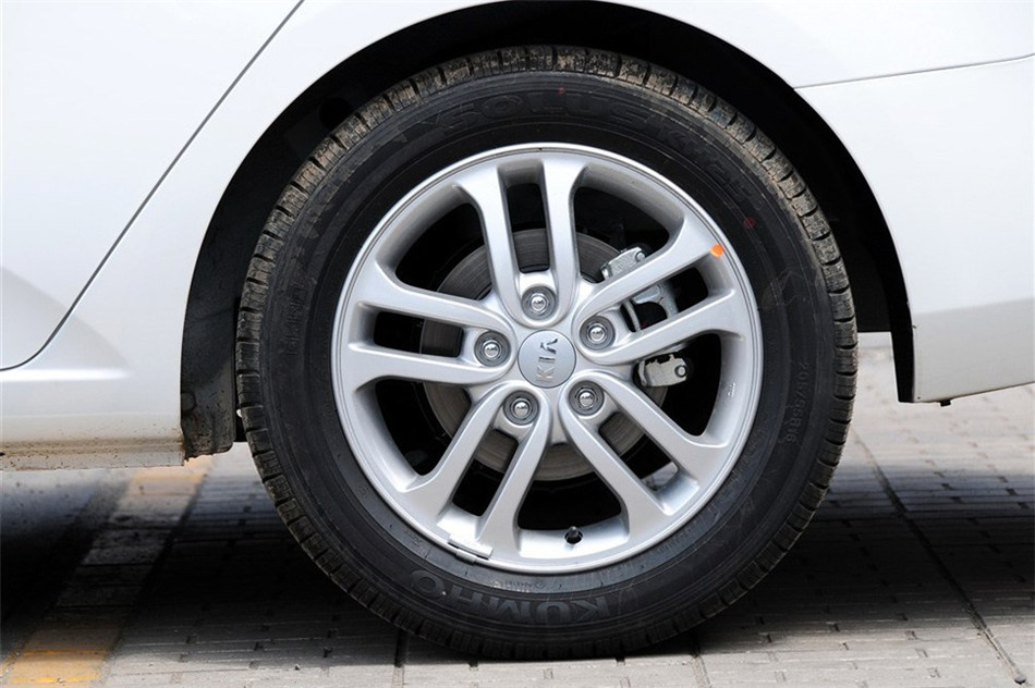 福瑞迪 2012款 1.6L AT Premium 纪念版 细节