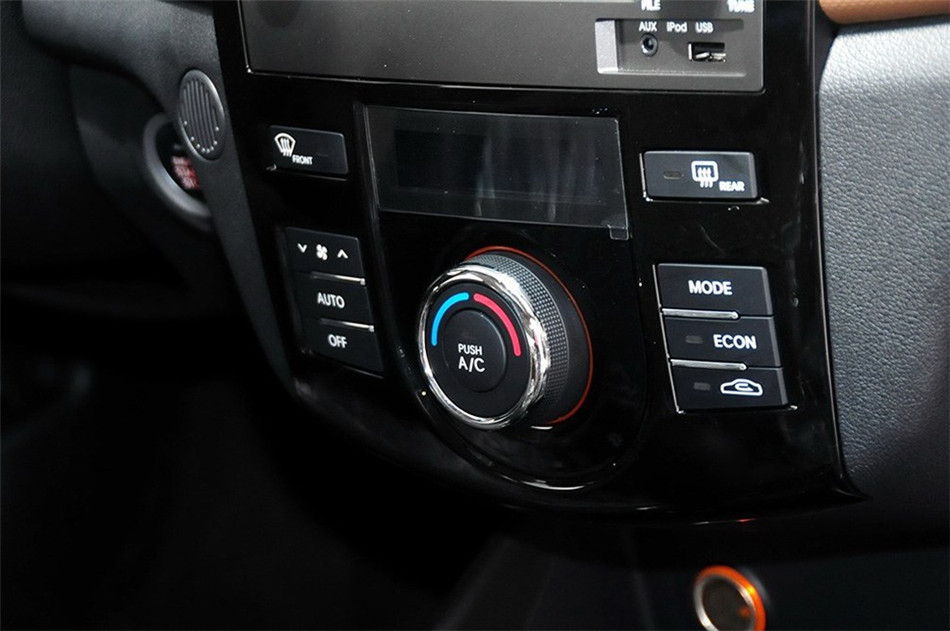 2014款 1.6L AT Premium Special 内饰