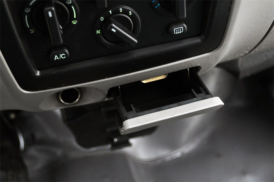 2010款小霸王1.0L手动豪华型