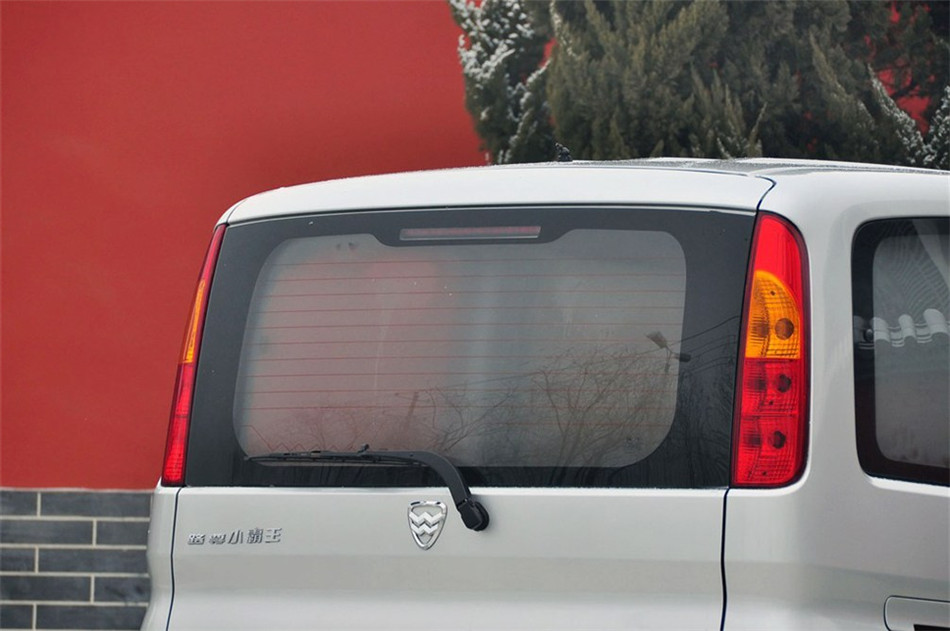 2010款小霸王1.0L手动豪华型