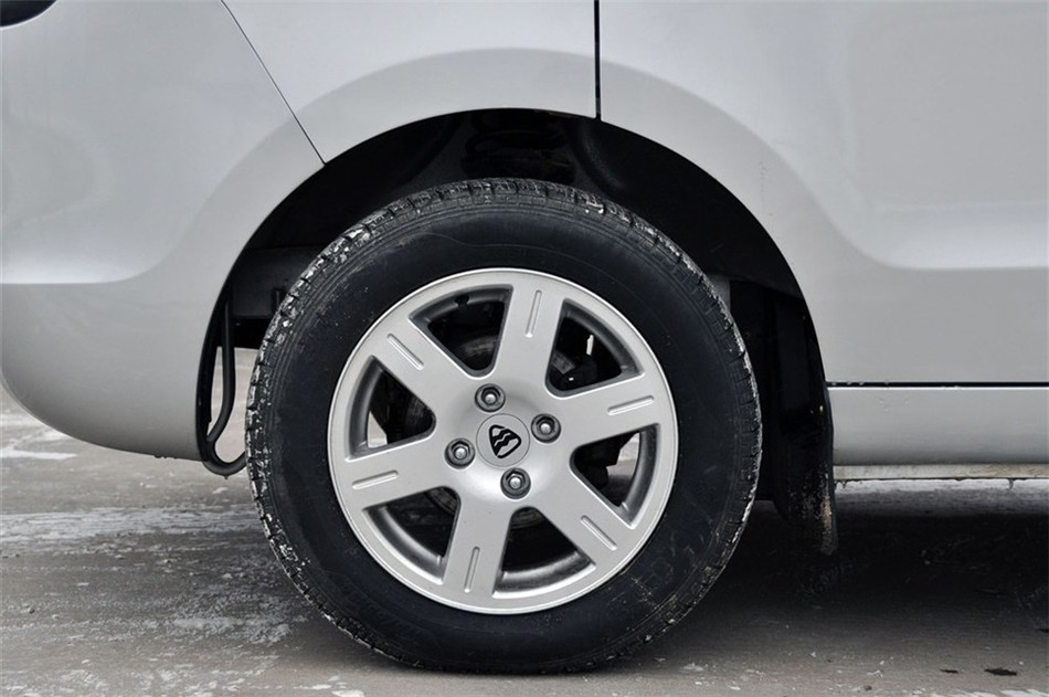 2010款小霸王1.0L手动豪华型