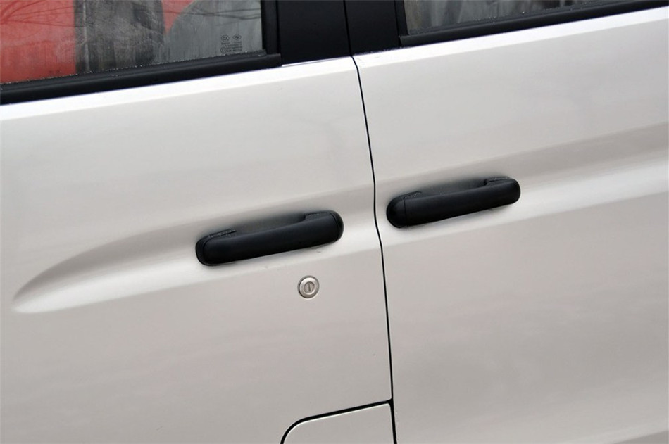 2010款小霸王1.0L手动豪华型