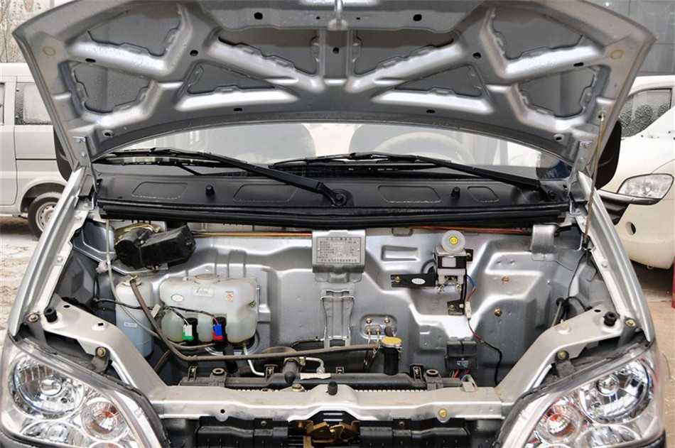 2010款小霸王1.0L手动豪华型