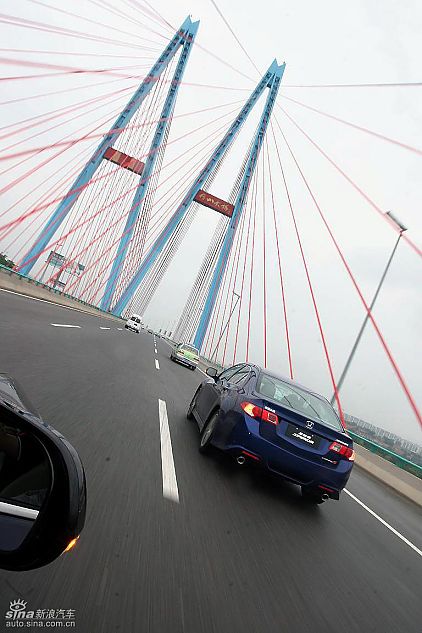 思铂睿行驶动态