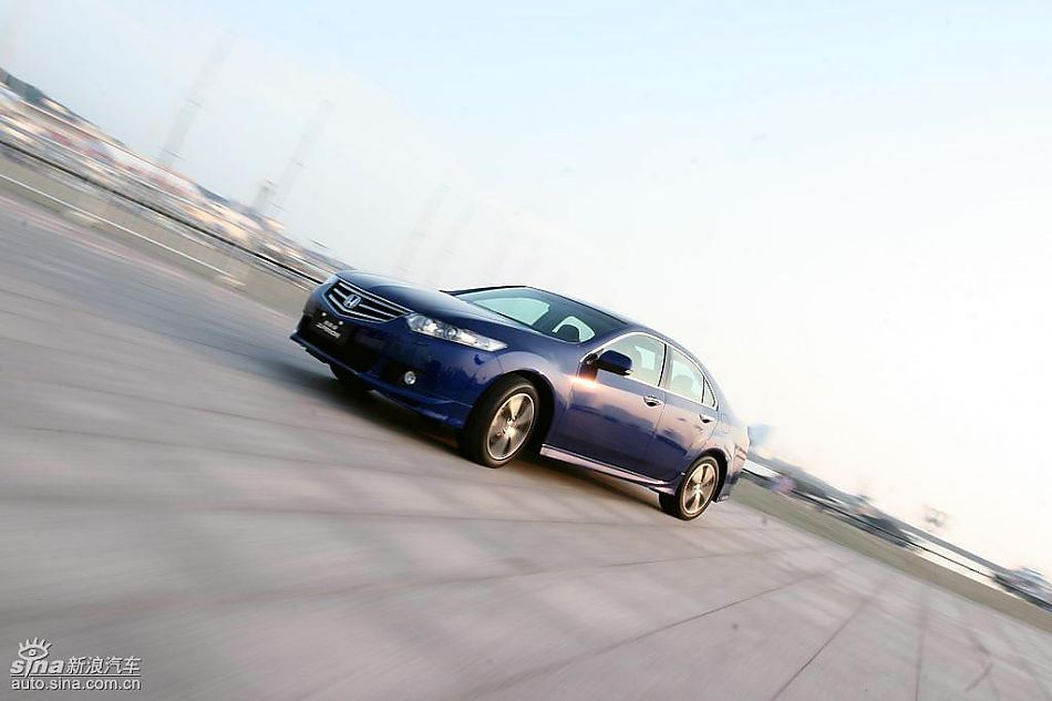 思铂睿行驶动态