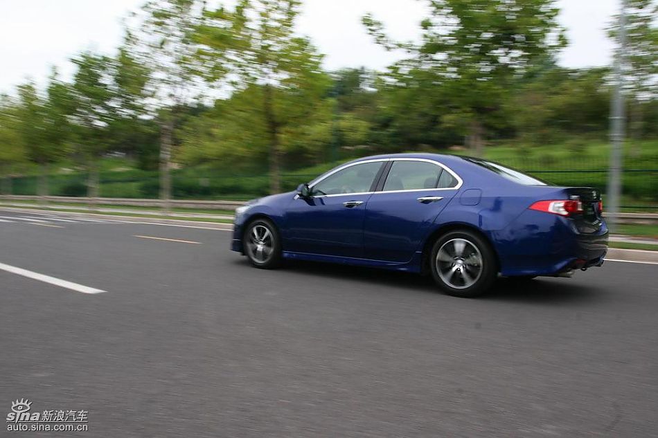 思铂睿行驶动态