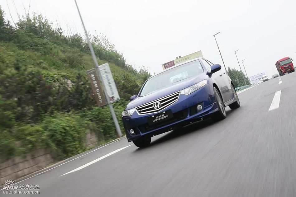 思铂睿行驶动态