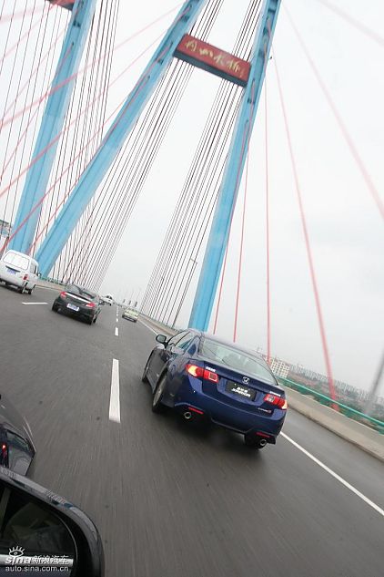 思铂睿行驶动态