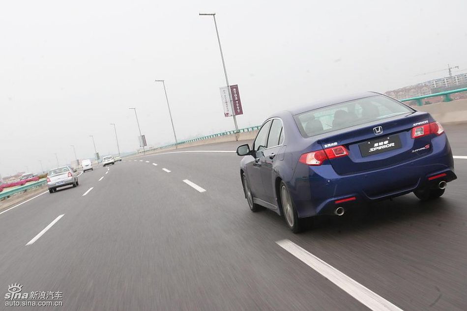 思铂睿行驶动态