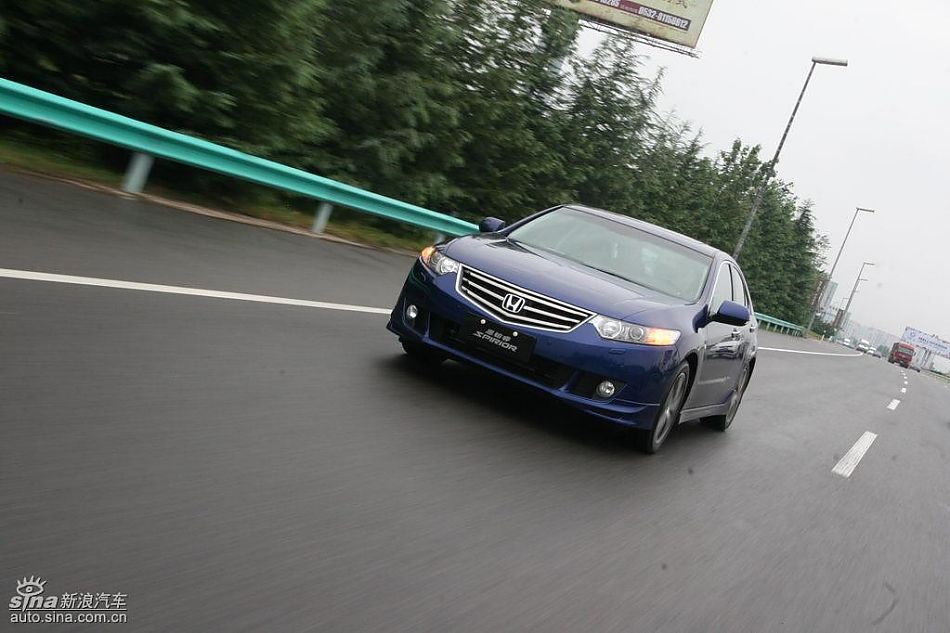 思铂睿行驶动态