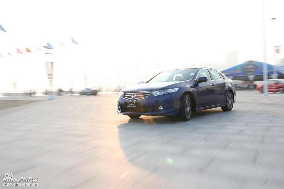 思铂睿行驶动态