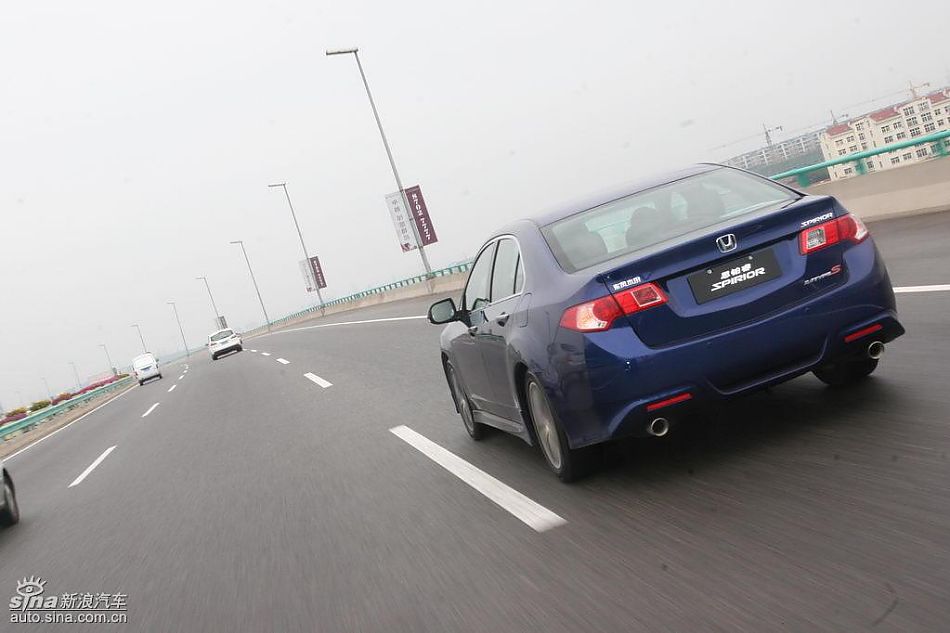 思铂睿行驶动态