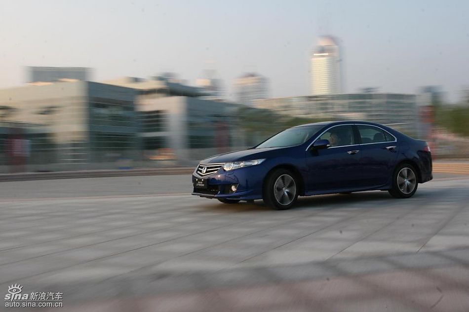 思铂睿行驶动态