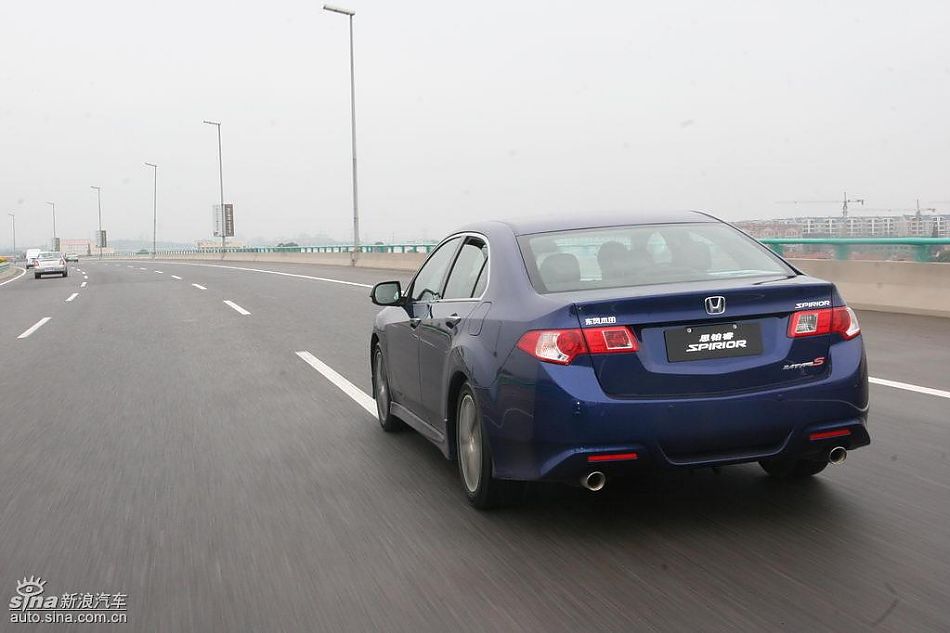 思铂睿行驶动态