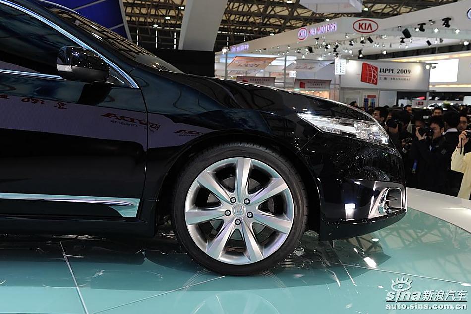 东风本田思铂睿车展实拍图