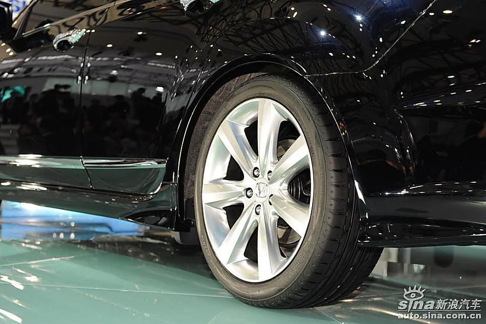 东风本田思铂睿车展实拍图