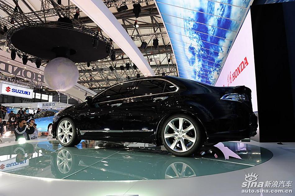 东风本田思铂睿车展实拍图