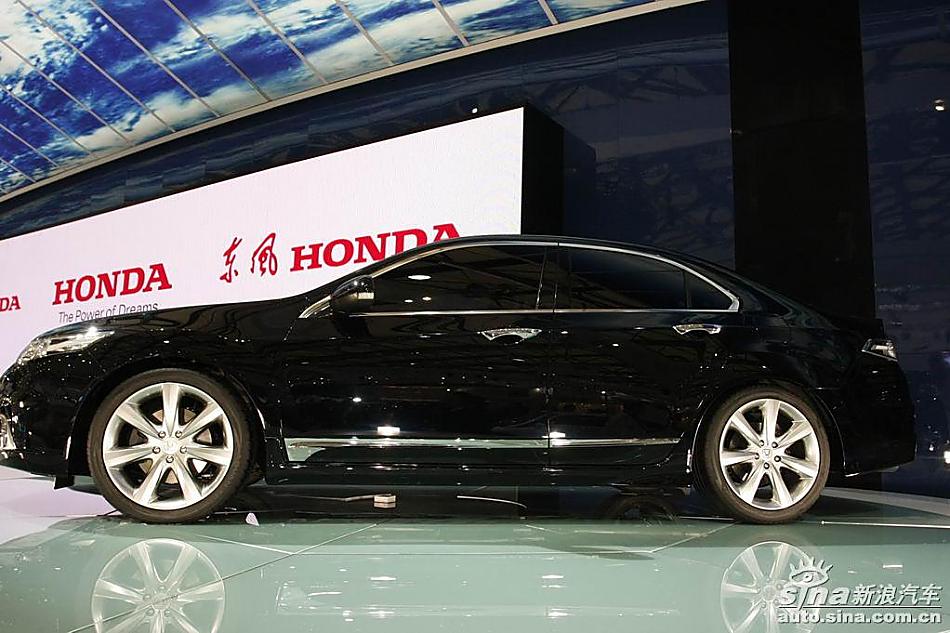 东风本田思铂睿车展实拍图
