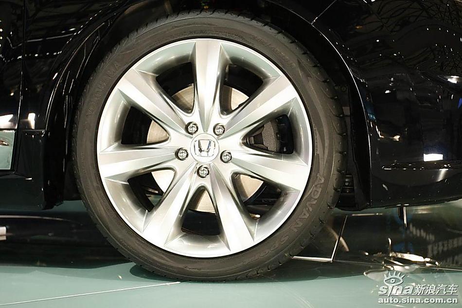 东风本田思铂睿车展实拍图