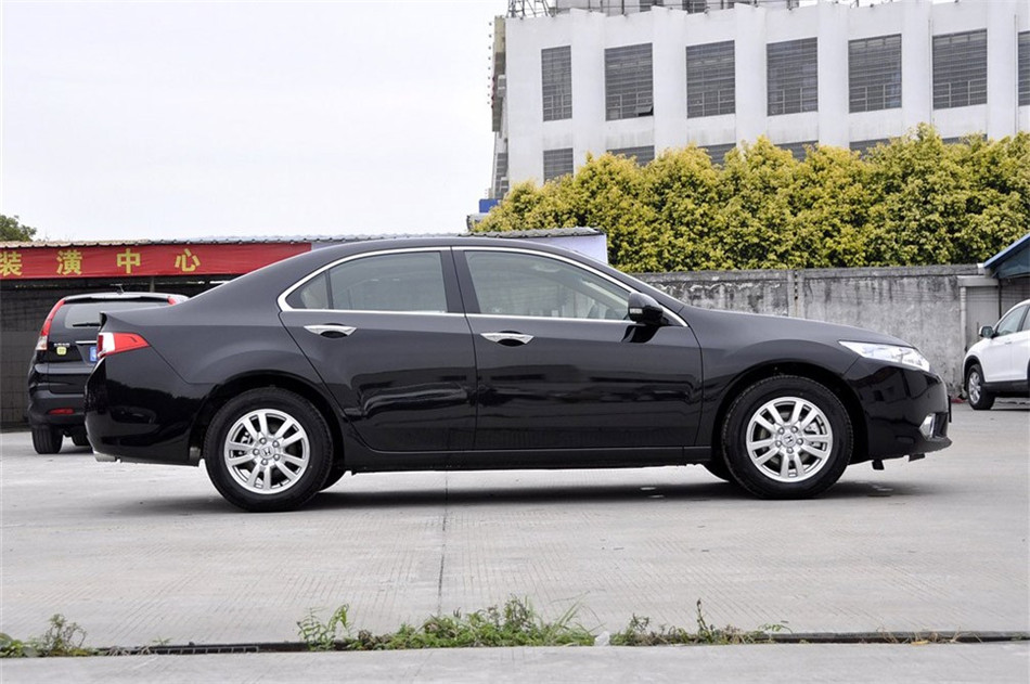 2013款思铂睿2.0L自动豪华版