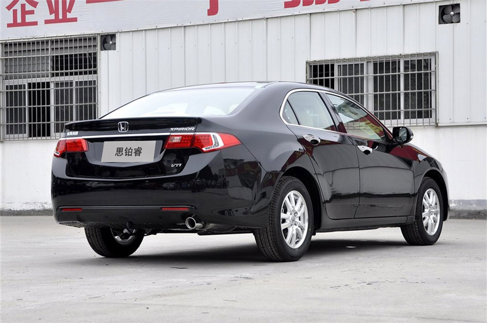 2013款思铂睿2.0L自动豪华版