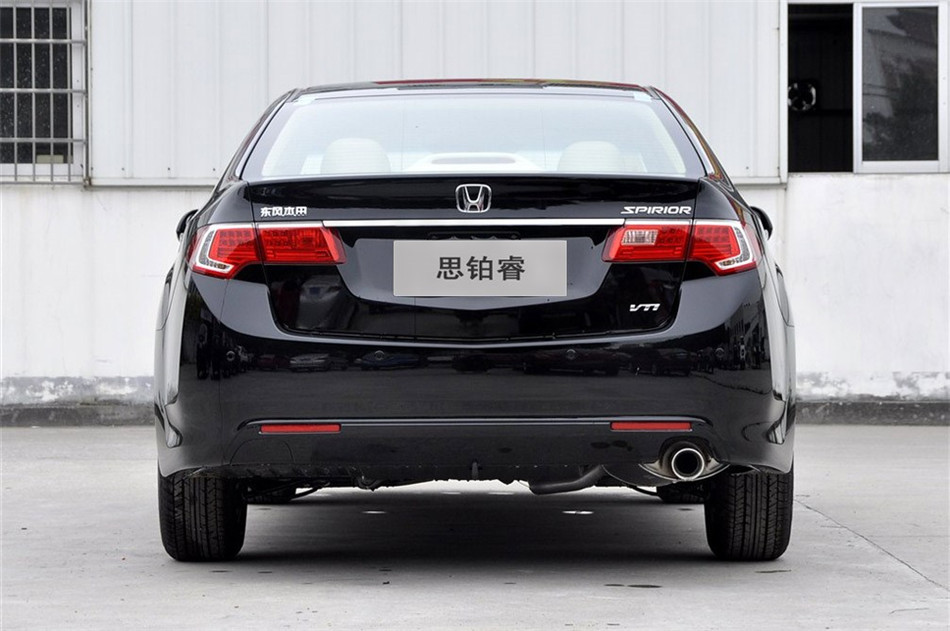 2013款思铂睿2.0L自动豪华版