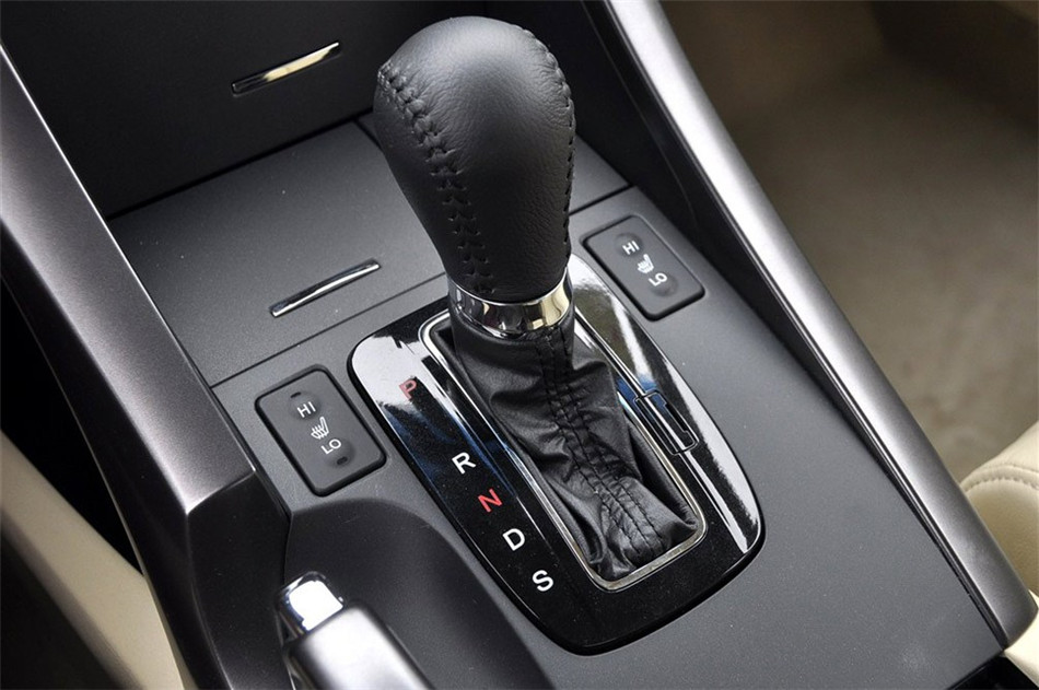 2013款思铂睿2.0L自动豪华版