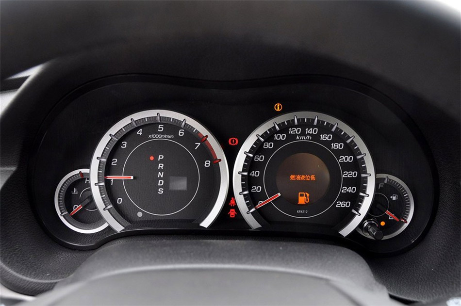 2013款思铂睿2.0L自动豪华版