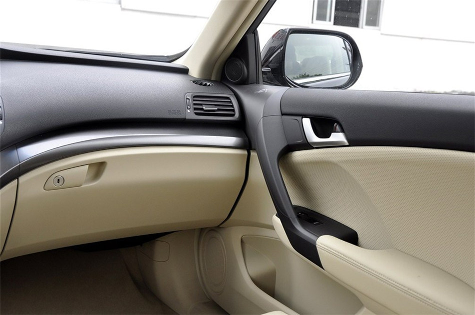 2013款思铂睿2.0L自动豪华版