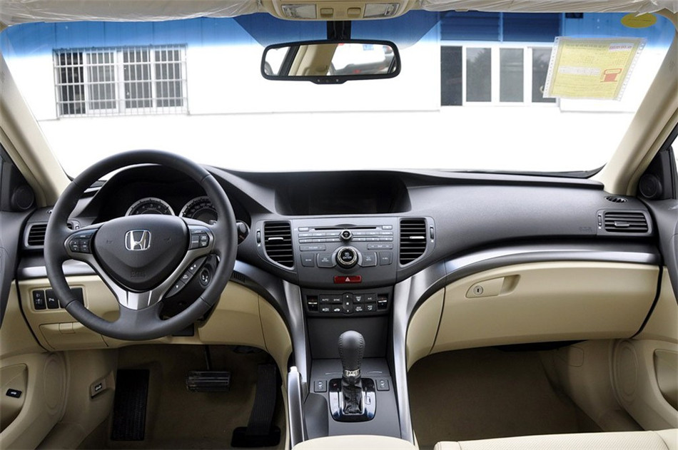 2013款思铂睿2.0L自动豪华版