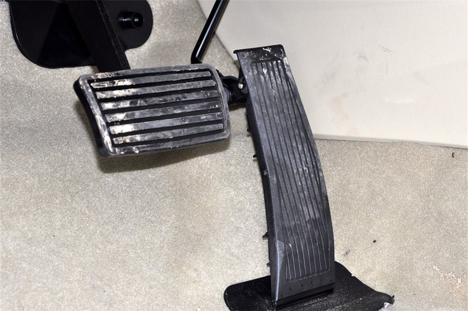 2013款思铂睿2.0L自动豪华版