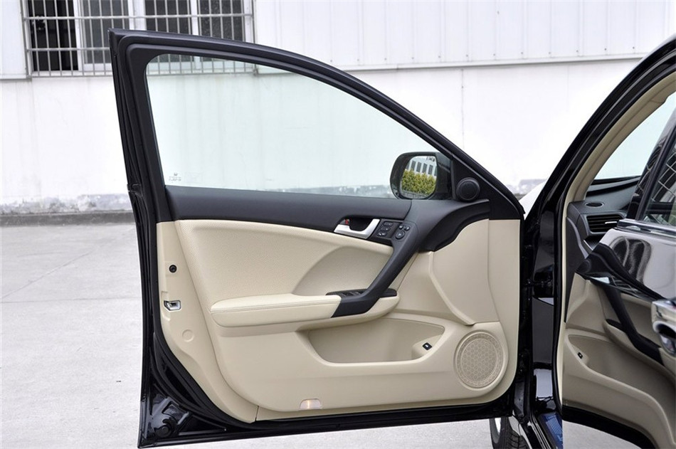 2013款思铂睿2.0L自动豪华版