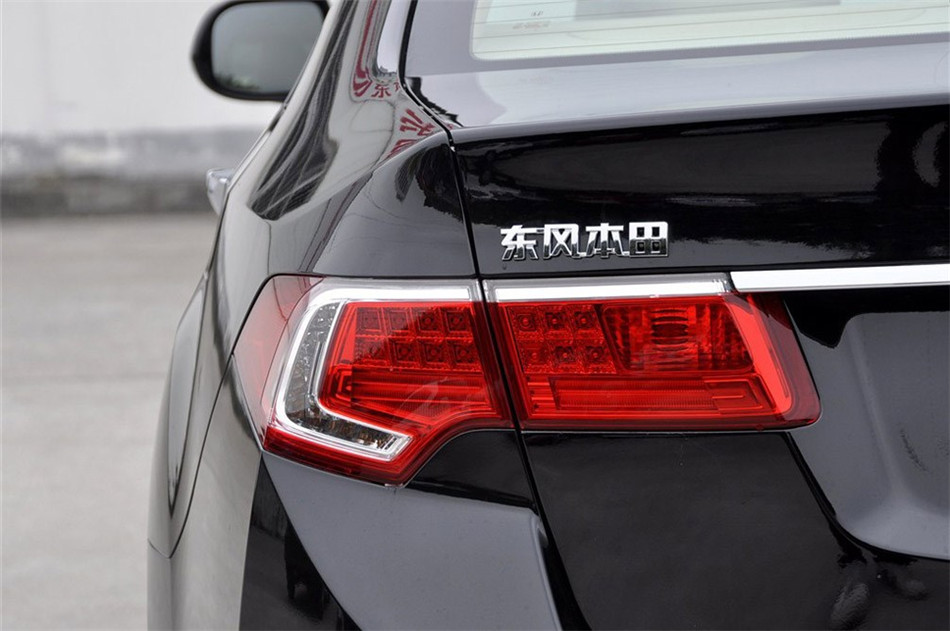 2013款思铂睿2.0L自动豪华版