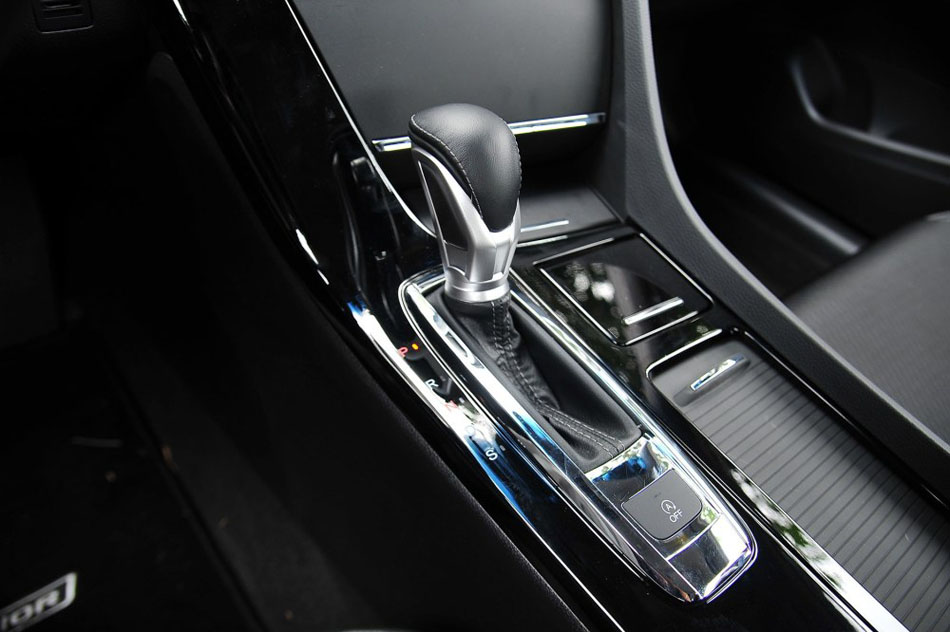 2015款 2.0L 尊贵版 内饰