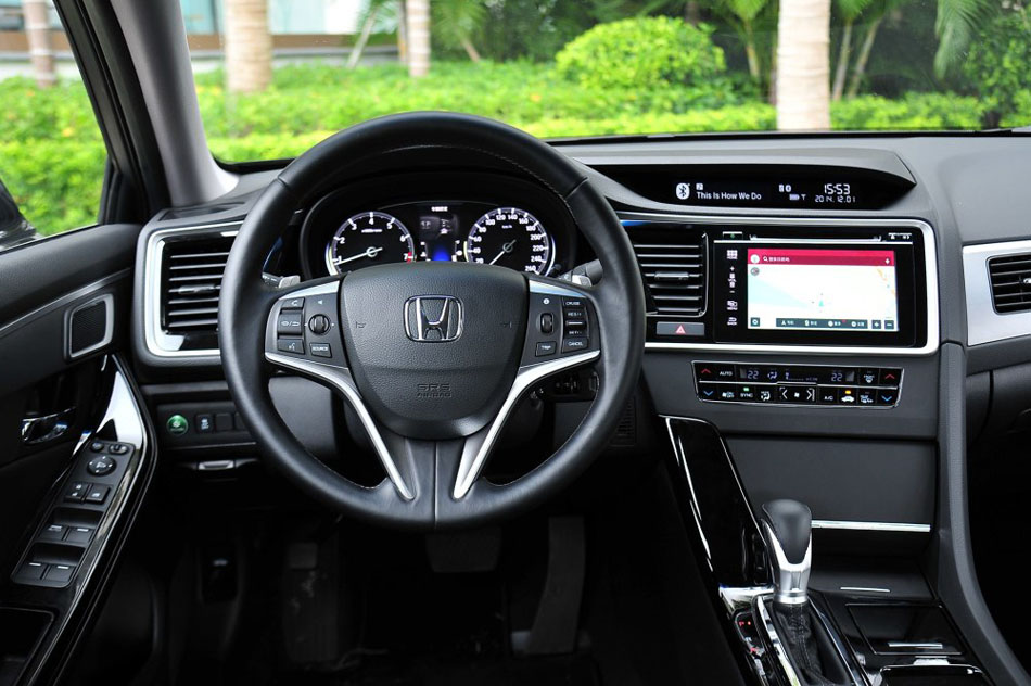 2015款 2.0L 尊贵版 内饰