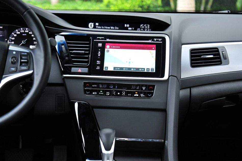 2015款 2.0L 尊贵版 内饰