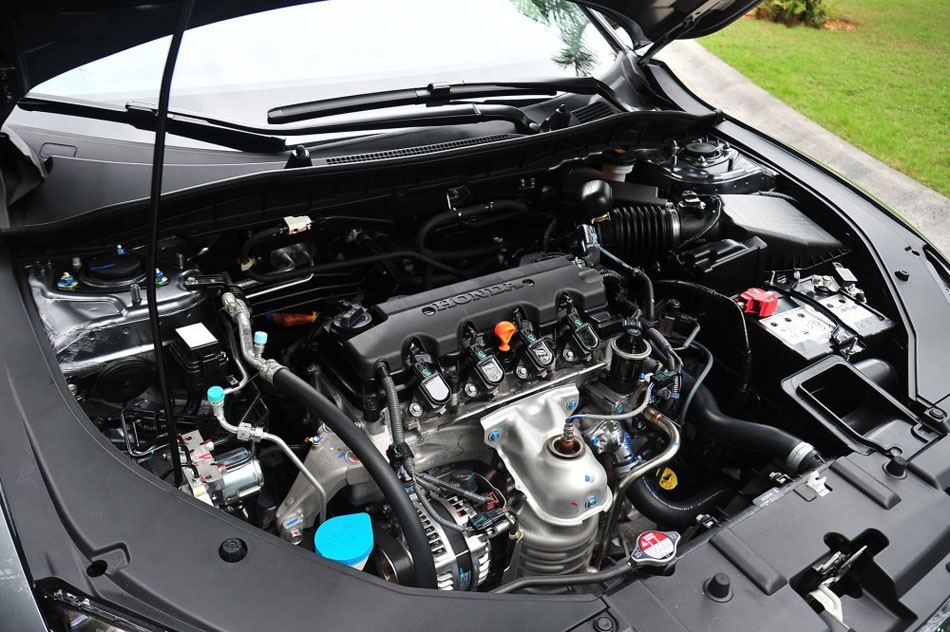 2015款 2.0L 尊贵版 引擎底盘