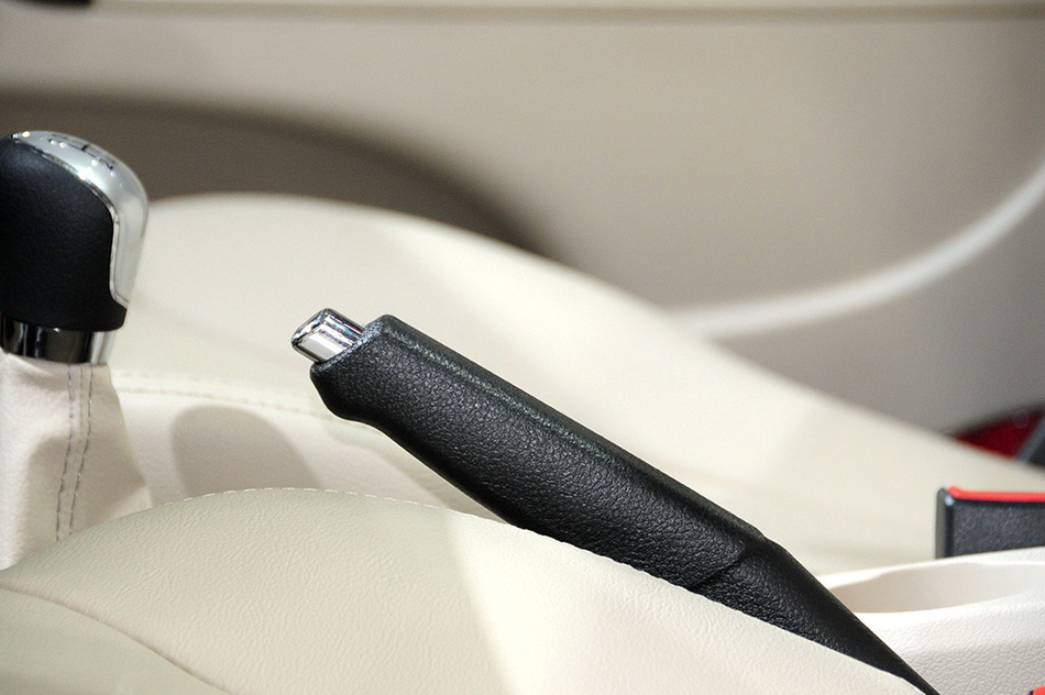 2014款 1.5L 手动尊逸型 内饰