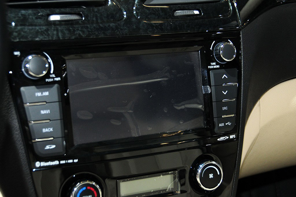 2014款 1.5L 手动尊逸型 内饰